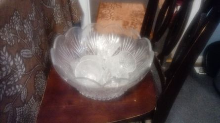 punch bowl with cups
