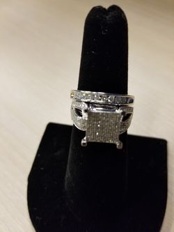 0.82 diamond ring set... big diamonds in band