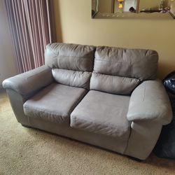 Loveseat And Recliner 