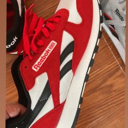 Reebok men Size 8.5 (2 Pairs) 