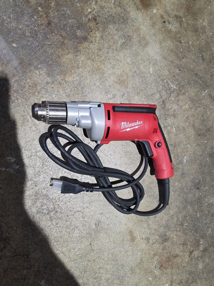 Milwaukee Drill 3/8 New