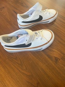 Nike Court Legacy Kids Sneakers never worn 11c