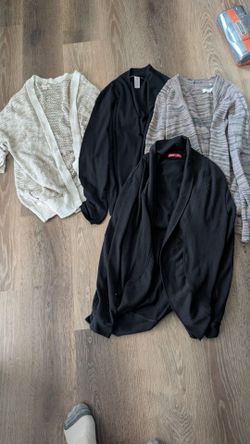 Bundle of 4 medium open sweaters