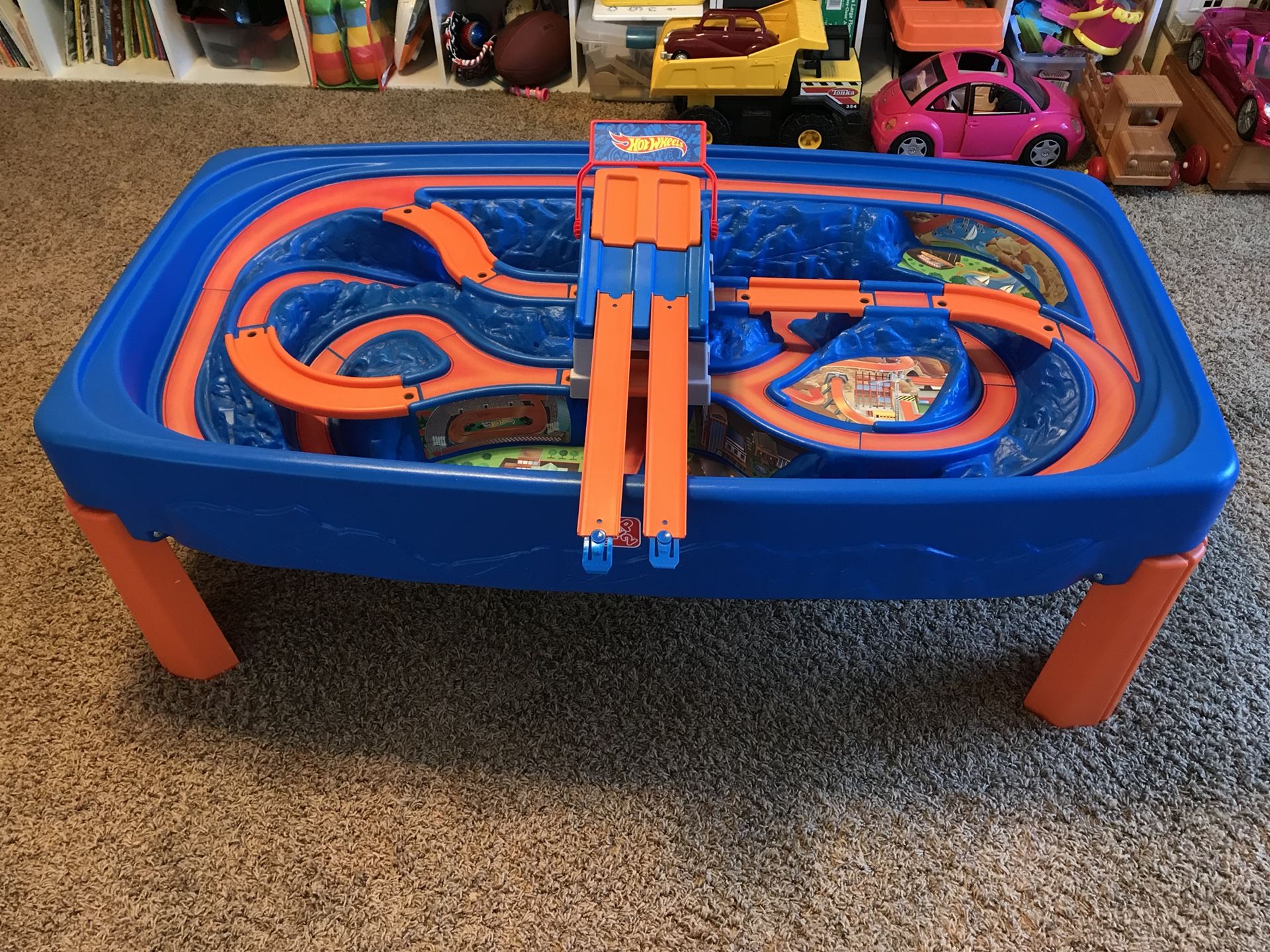 STEP2 HOT WHEELS CAR TRACK & TABLE! EXCELLENT CONDITION! CAN CONVERT TO TABLE! RARE