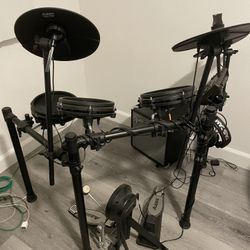 Alesis Drums Set W Amplifier