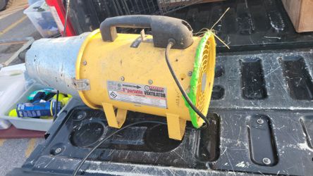 Central Machinery 8 in. Portable Ventilator