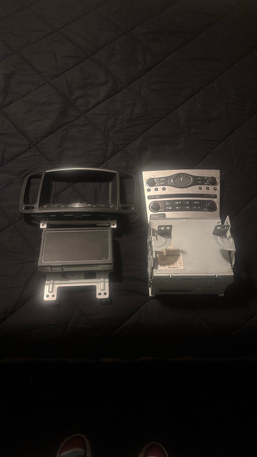 G37 OEM Radio