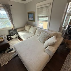 Sectional With Oversized Chase 