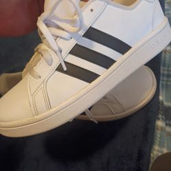 Adidas Size 4 1/2