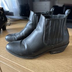 Boots - Short -Black 7.5