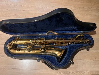Baritone saxophone King Tempo, serviced