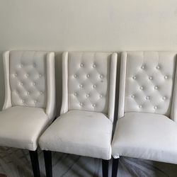 4 Chairs 