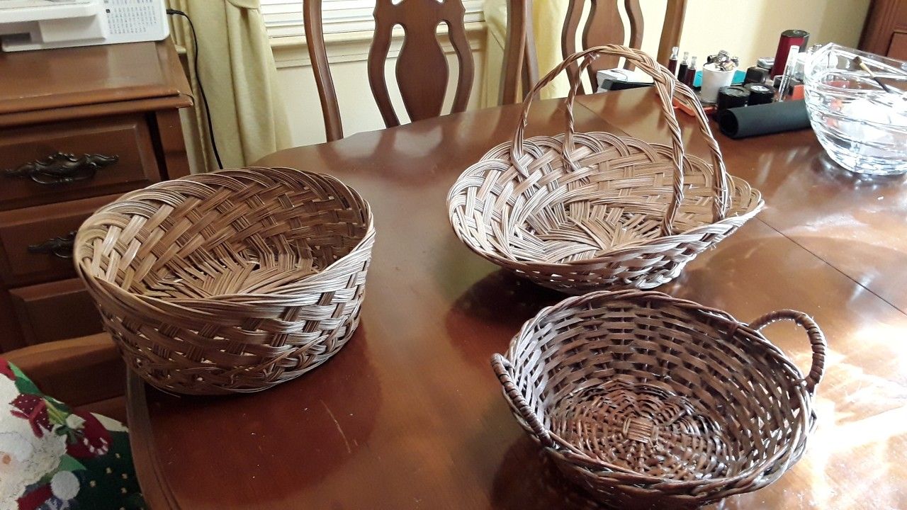 3 baskets