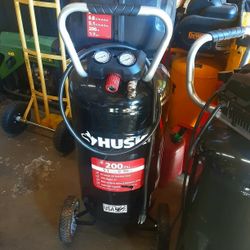 Husky Corded Compressor 20 Gallon 