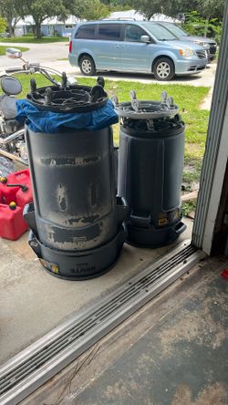 Bruce construction garbage cans