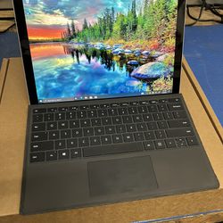 Microsoft Surface -i5-6300U- With Keyboard 