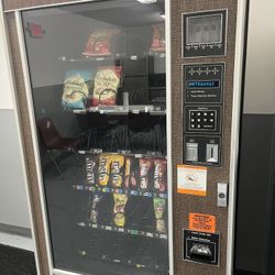 Rowe 4900 Vending Machine 