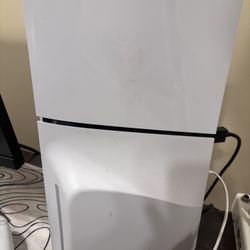 PS5 Slim (Like New) + 2 Controllers – Bought August