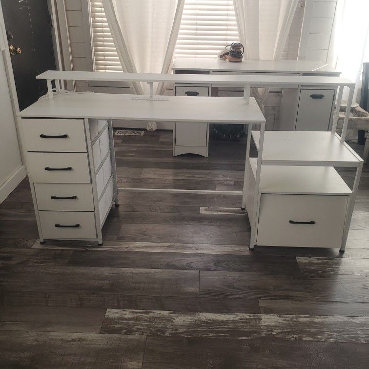 Desk for multiple monitors