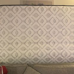 King Size Sealy PosturePedic