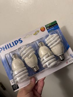 4-pack Philips 13-Watt T2 Spiral CFL Light Bulbs