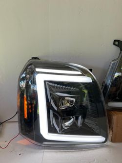 GMC Yukon Denali 2007-2014 headlights