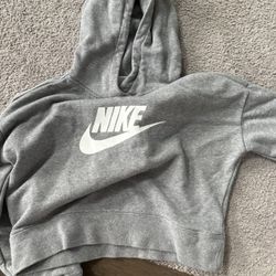 Nike Sweatshirt size med Girls .