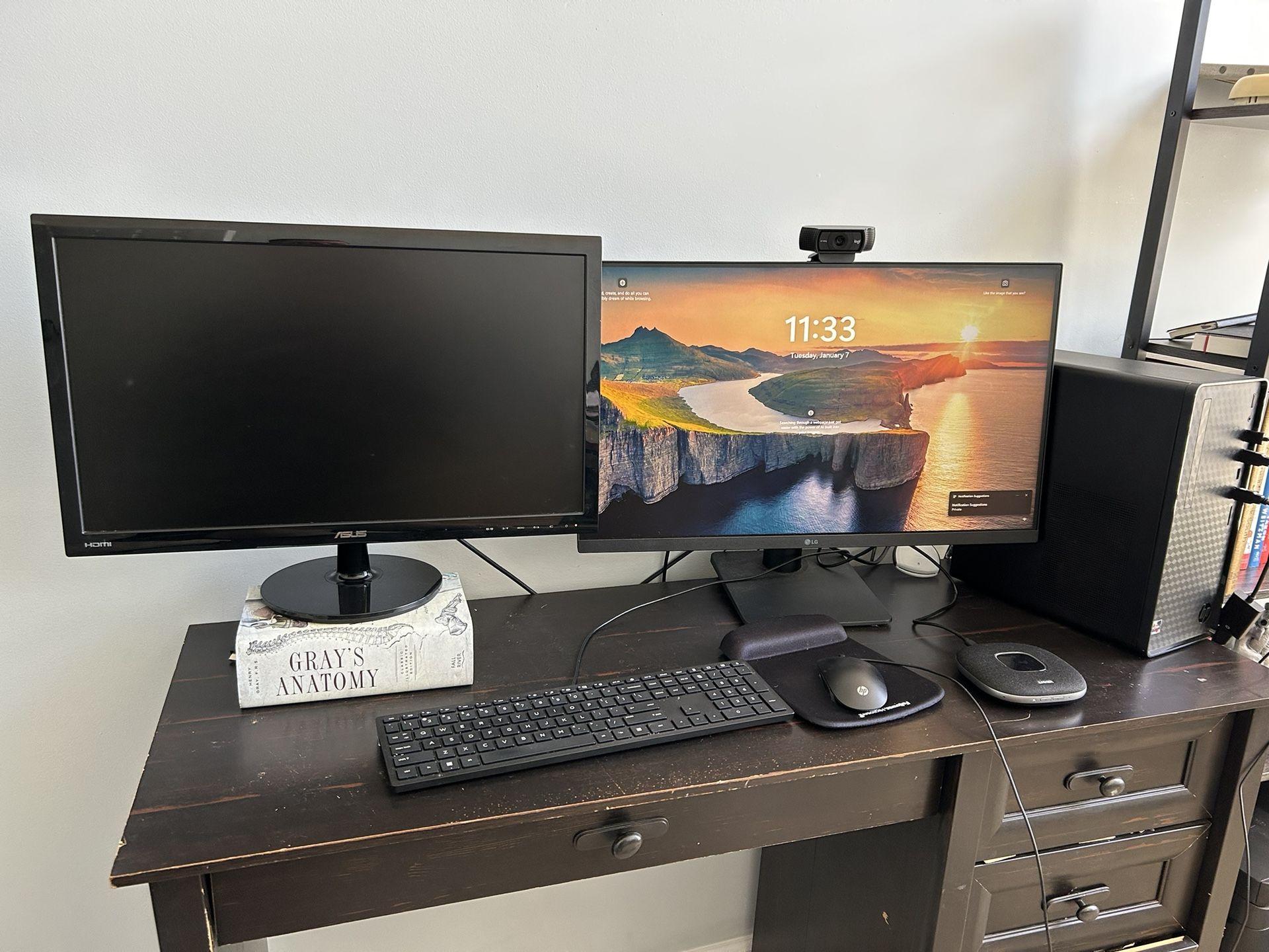 HP Desktop computer (AMD Ryzen 3 - 8GB Memory - 256GB SSD), LG 27 inch desktop display, with HP wired keyboard and mouse. Included Anker powerconf S3