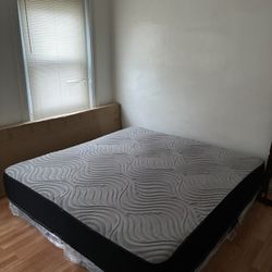 King Size bed With Frame & Headboard (still In box)