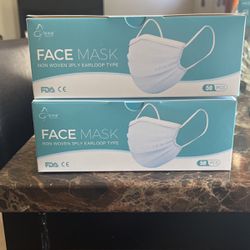 Face Mask Plain White 4 Boxes Of 50 Each .