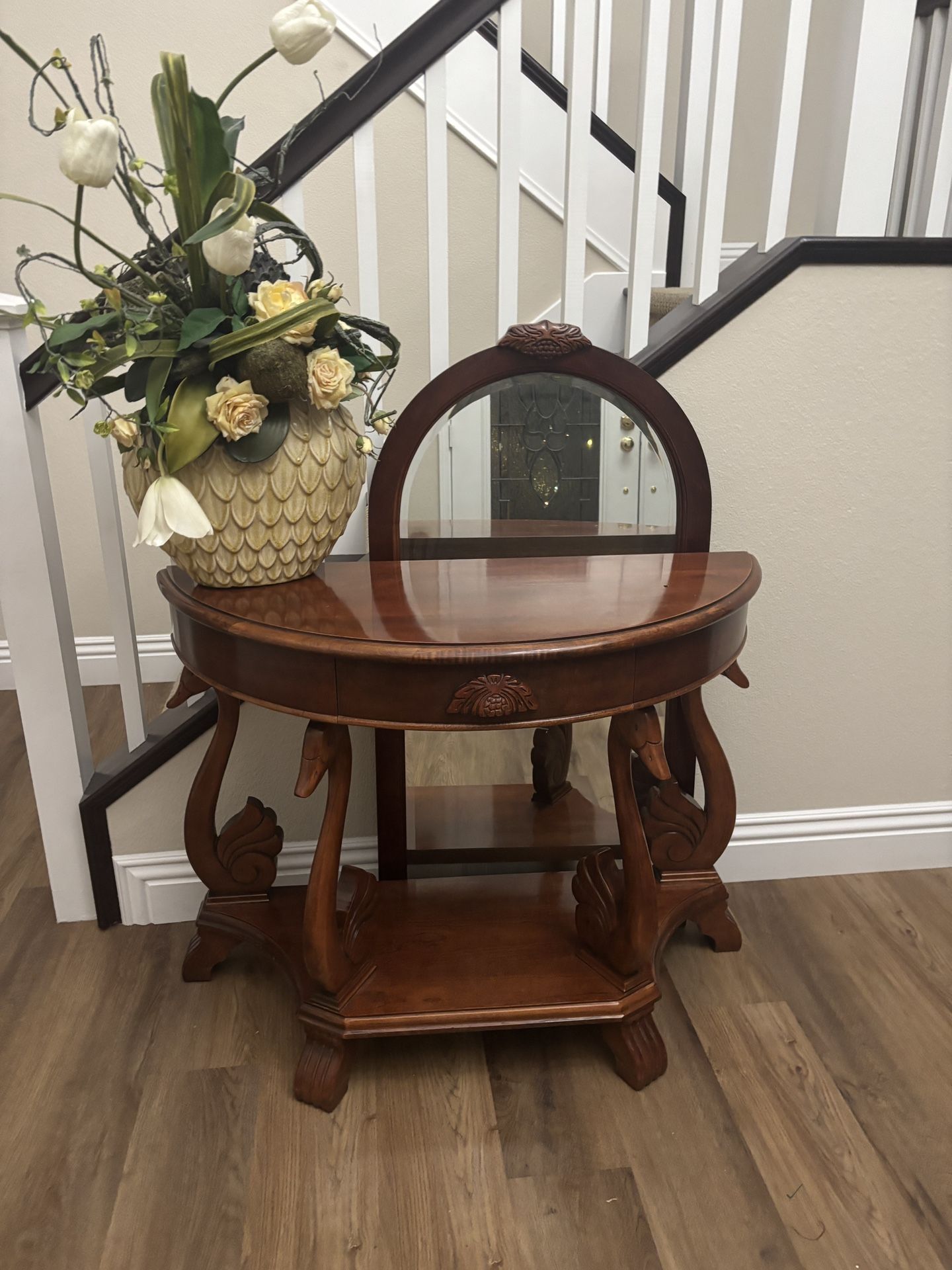 Decorative Table With Mirror