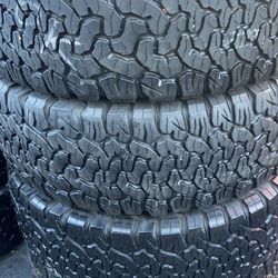 4 Llantas Usadas BFGoodrich Ko2 Lt 285/65/18 $280 Las 4