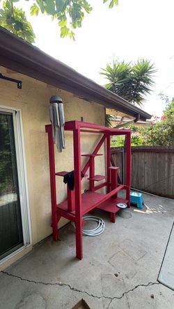 FREE CAT STAND