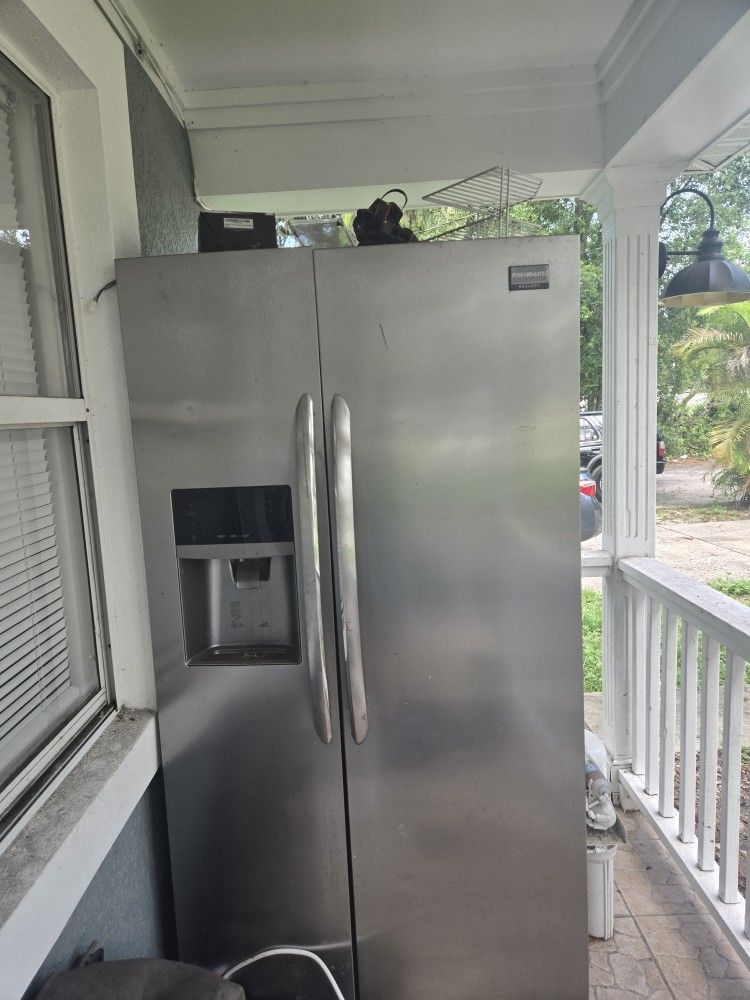 Refrigerator