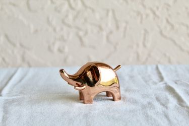 Elephant Ring Holder