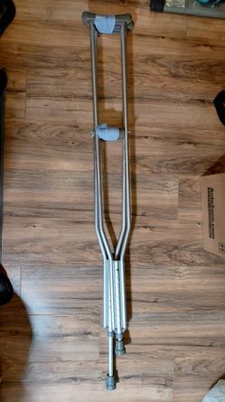 Used Crutches (5'11" - 6'6")