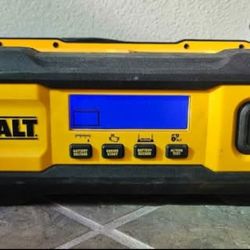 Dewalt Vehicle Battery Charger/Starter DXAEC100 Truck Car