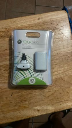 Microsoft Xbox 360 Play & Charge Kit WHITE GRAY, FACTORY SEALED