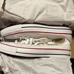 Low top White Converse 