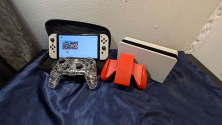 Nintendo Switch OLED White Bundle + Zelda BOTW + Pro Controller
