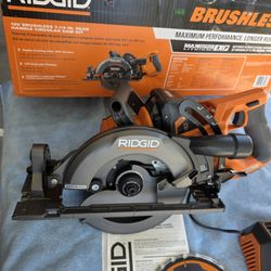For Sale RIDGID 18V BRUSHLESS 7-1/4" REAR HANDLE CIRCULAR SAW KIT. $220