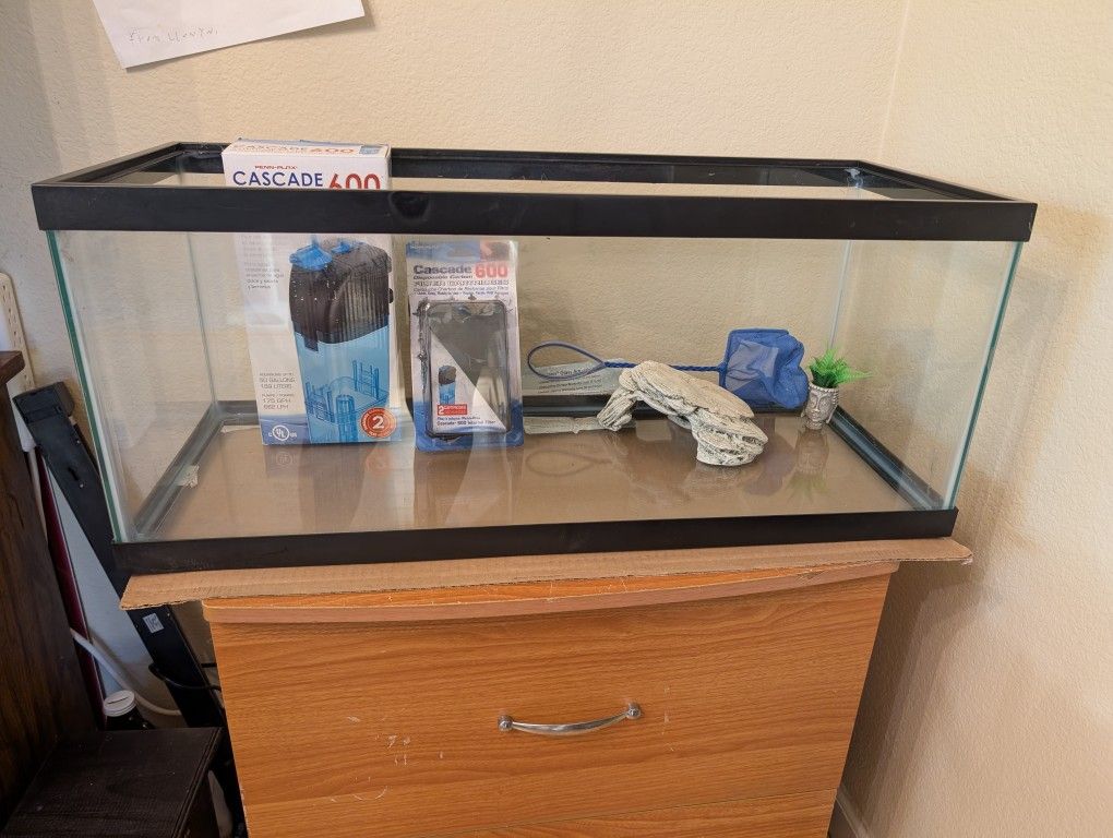 20 Gallon Aquarium With Filter Included