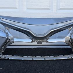 TOYOTA CAMRY FRONT BUMPER SILVER 2018 2019 2020