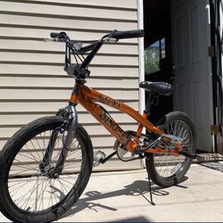 Mongoose Hoop D BMX Bike 