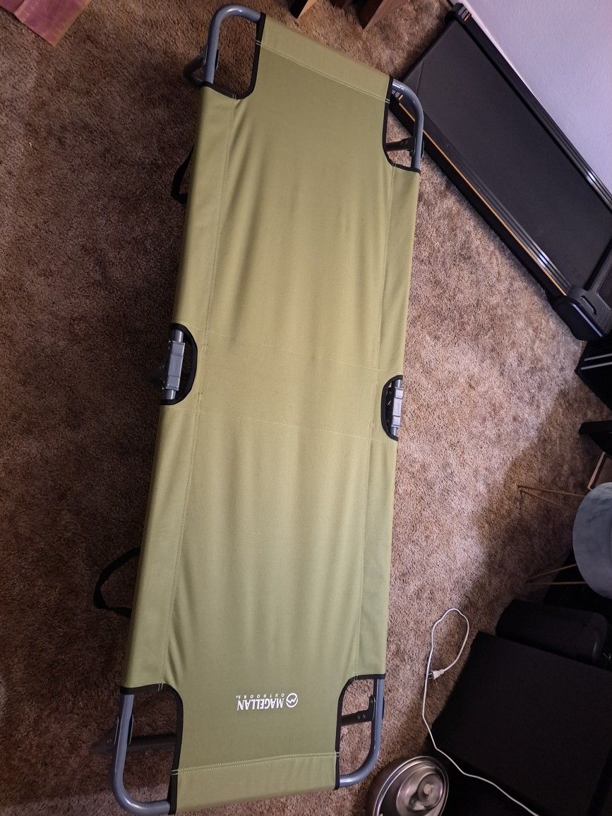 Magellan Folding Cot