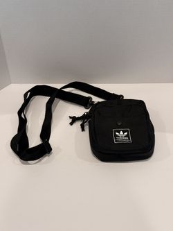 Adidas originals Utility  Crossbody Bag 5” X 7” Color: Black