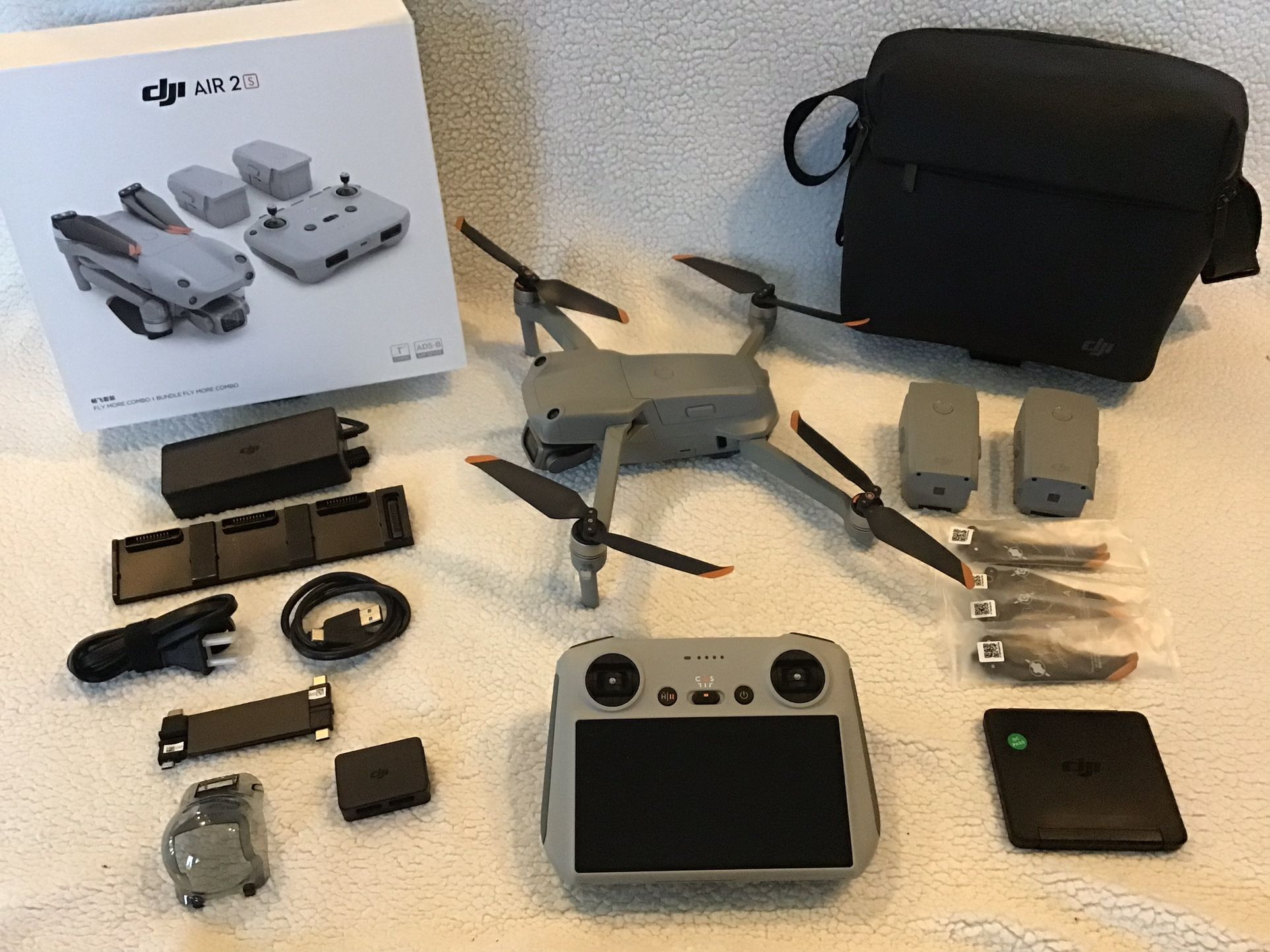 Dji Fly More Combo Air 2S  with Smart Controller New Condition  