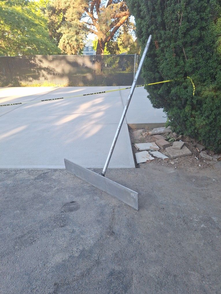 Concrete Float
