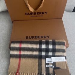 Burberry Scarf 