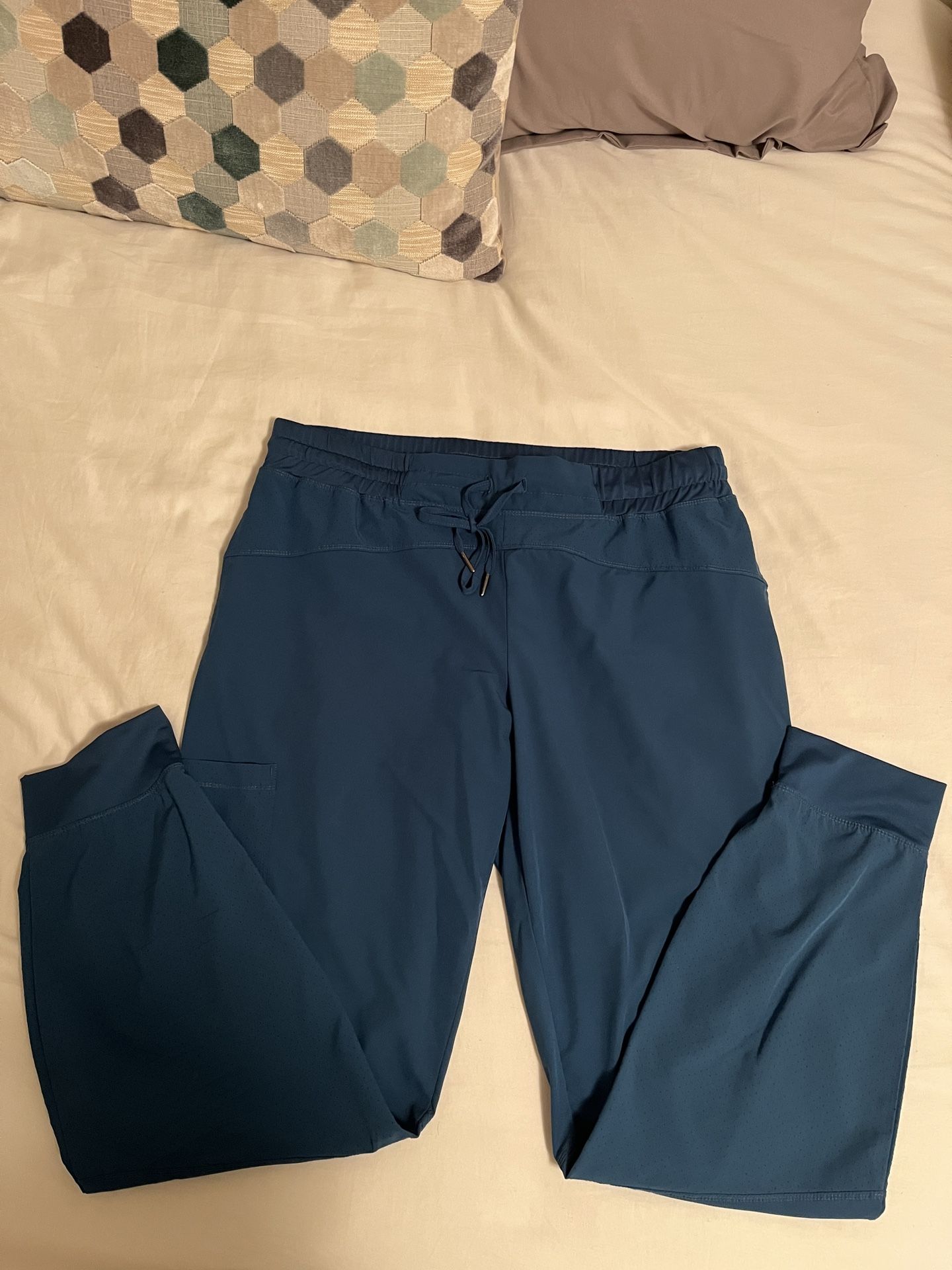 Women’s Scrub Joggers